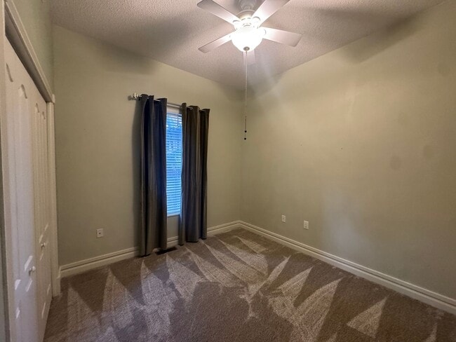 Building Photo - Stunning 3 BR 2 Bath Home!