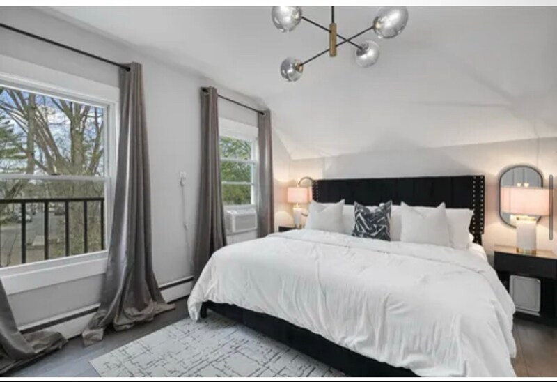 Building Photo - 55 Howe St