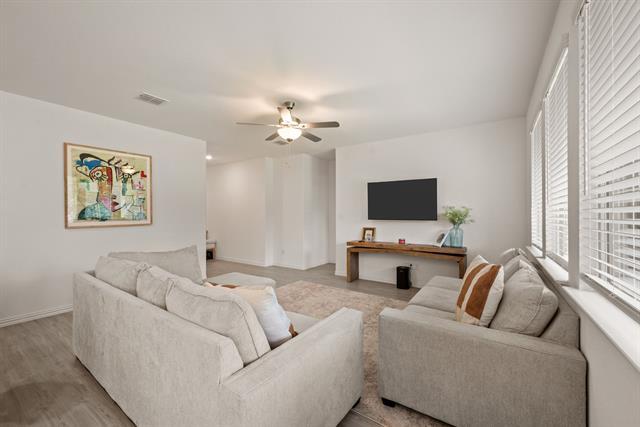 Building Photo - 3200 Willow Ter Ln