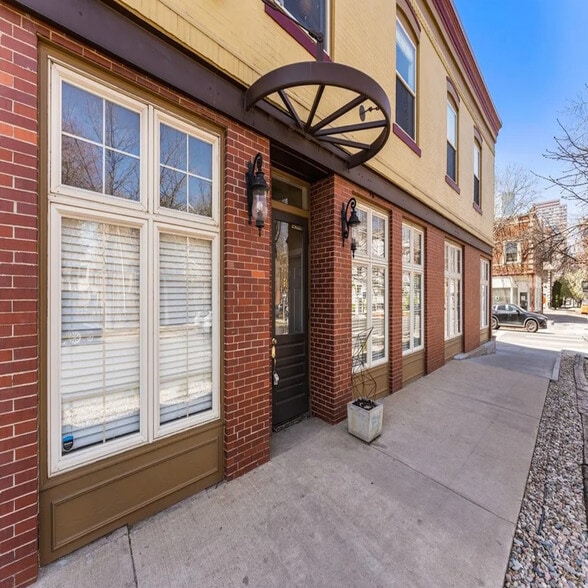 Building Photo - 800 E 18th Ave