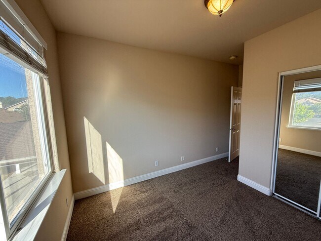 Building Photo - $4695 - Beautiful 5 Bedroom 3 Bath Home wi...