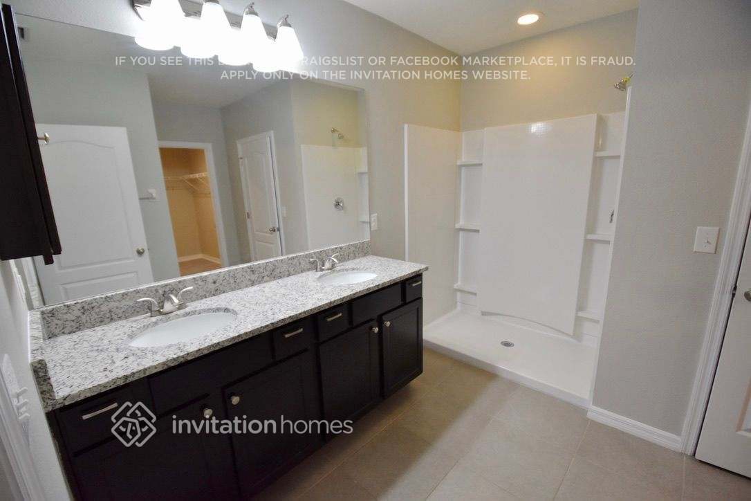 Building Photo - 15532 Rose Grove Dr