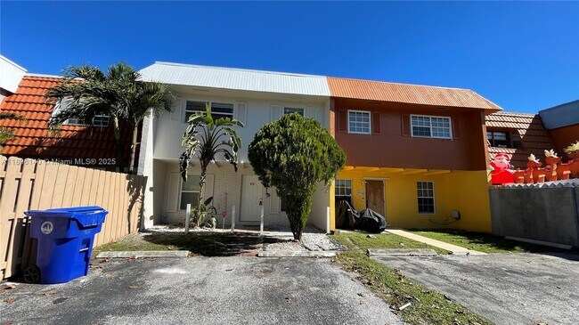 Building Photo - 918 SW 74th Ave