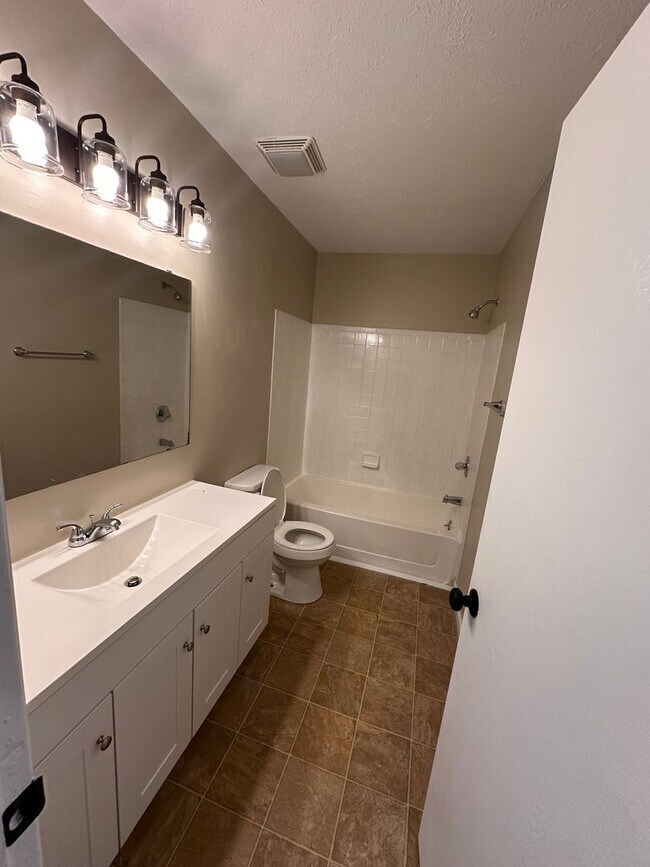 Building Photo - 8570 Fairway Trail