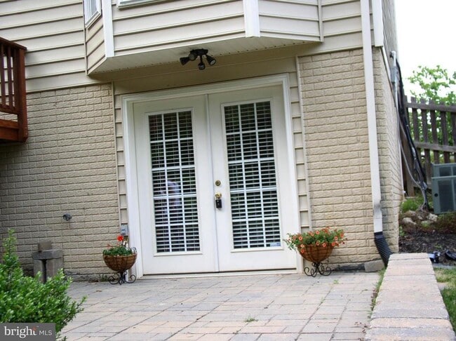 Building Photo - 5910 Sunlight Mountain Rd