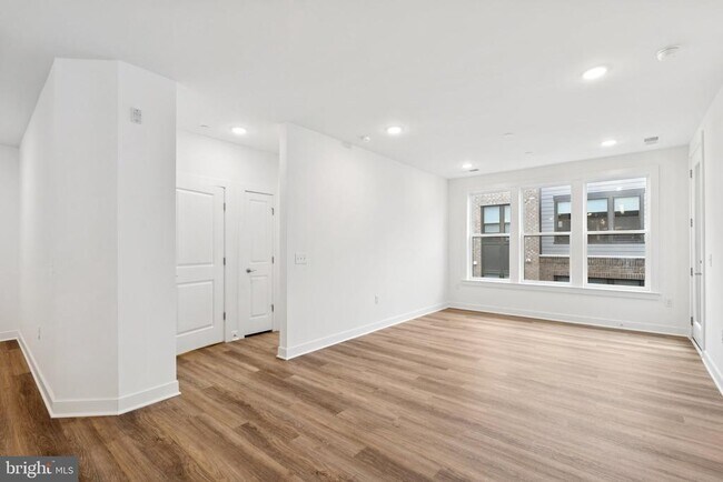 Building Photo - 21731 Dovekie Ter