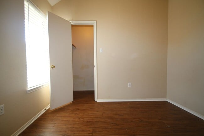 Building Photo - 105-107 Brazos Ln