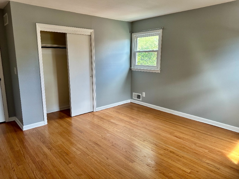 Building Photo - 758 2nd St