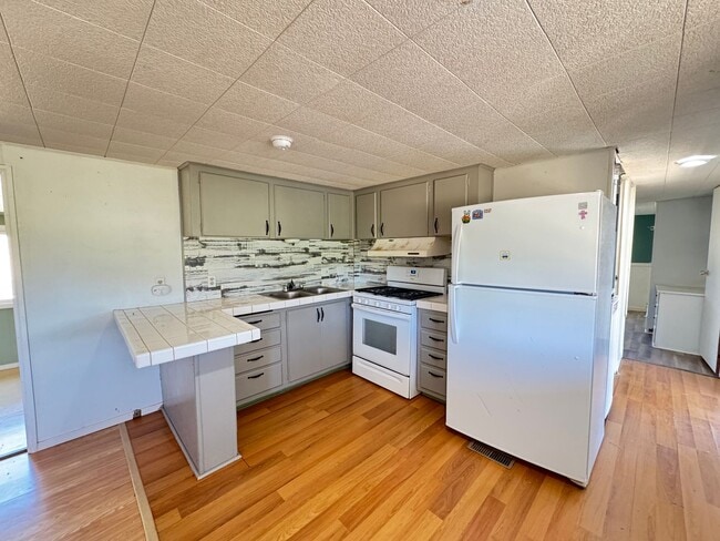 Primary Photo - Country property in Loma Rica - mobile hom...
