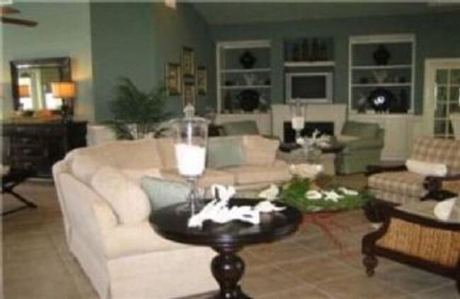 Building Photo - Rent Special $500 off June rent! Application special! Central Wilmington, Minutes Novant Hospital...