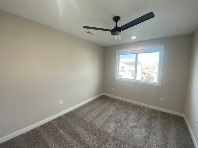 Building Photo - Luxury Homes in West Des Moines - RENT SPECIAL!