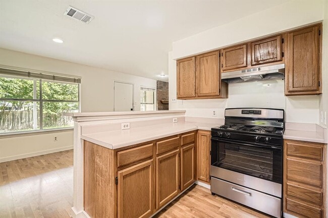 Building Photo - 8801 Piney Creek Bend