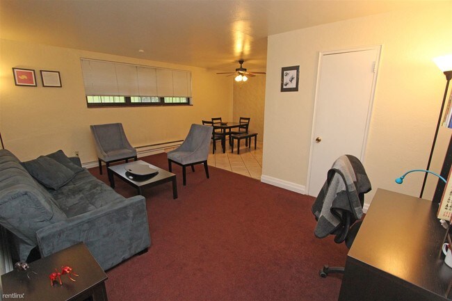 Building Photo - 1 br, 1 bath  - The Bentley Garden Level