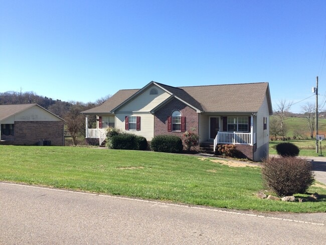 Primary Photo - Beautiful 2 bedroom 2 bath duplex in East ...