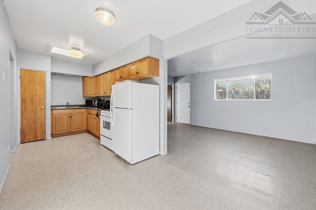 Building Photo - 1501 Pso De La Conquistadora