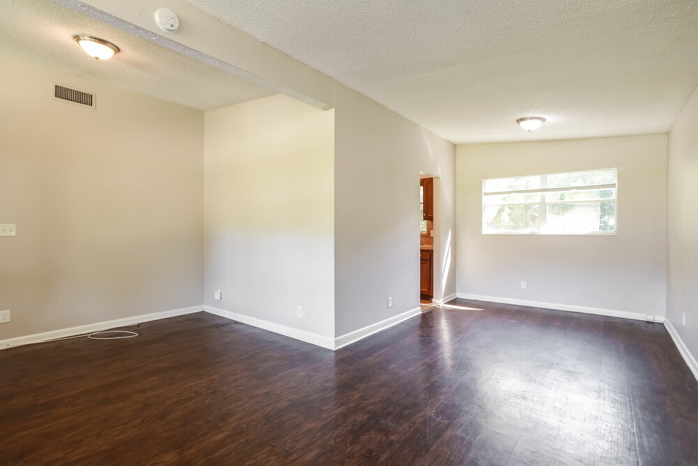 Building Photo - 7829 Dubois Dr