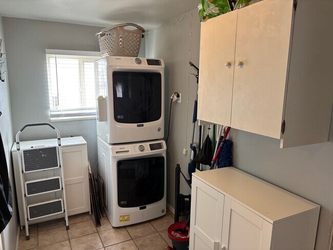 Building Photo - Spacious 3-Bedroom Craftsman Home with Solar Savings and Fully Fenced Yard