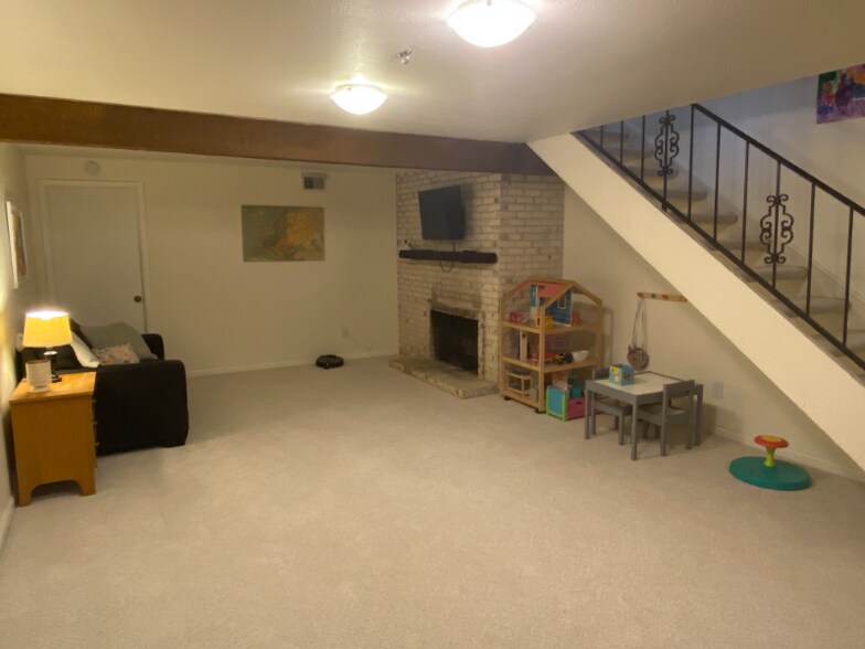 Building Photo - 1173 S Monaco St Pkwy