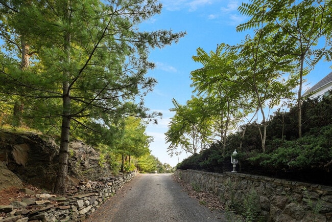 Building Photo - 321 Museum Village Rd