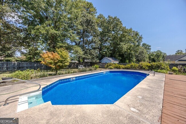Building Photo - 206 Ridge Cir