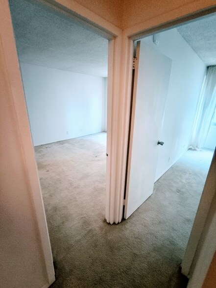 Hallway - 5500 Friendship Blvd