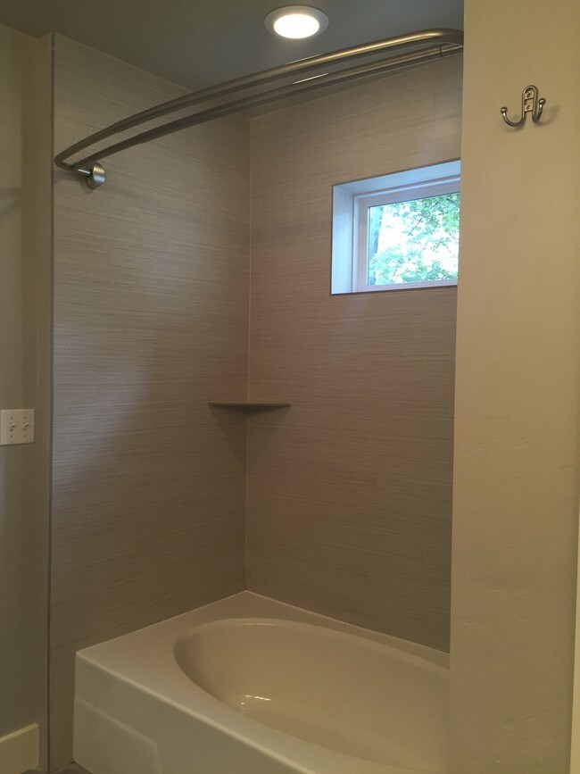 Interior Photo - 6th Street Studios