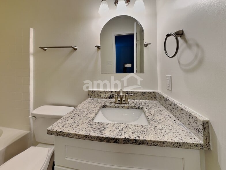 Building Photo - 4705 Silverdene St