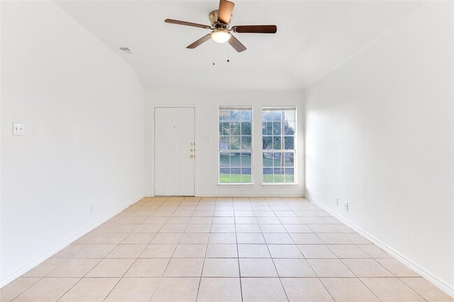 Building Photo - 300 Tamara Dr