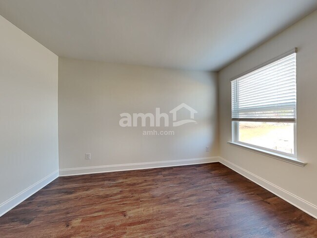 Building Photo - 15732 Thomas Rd