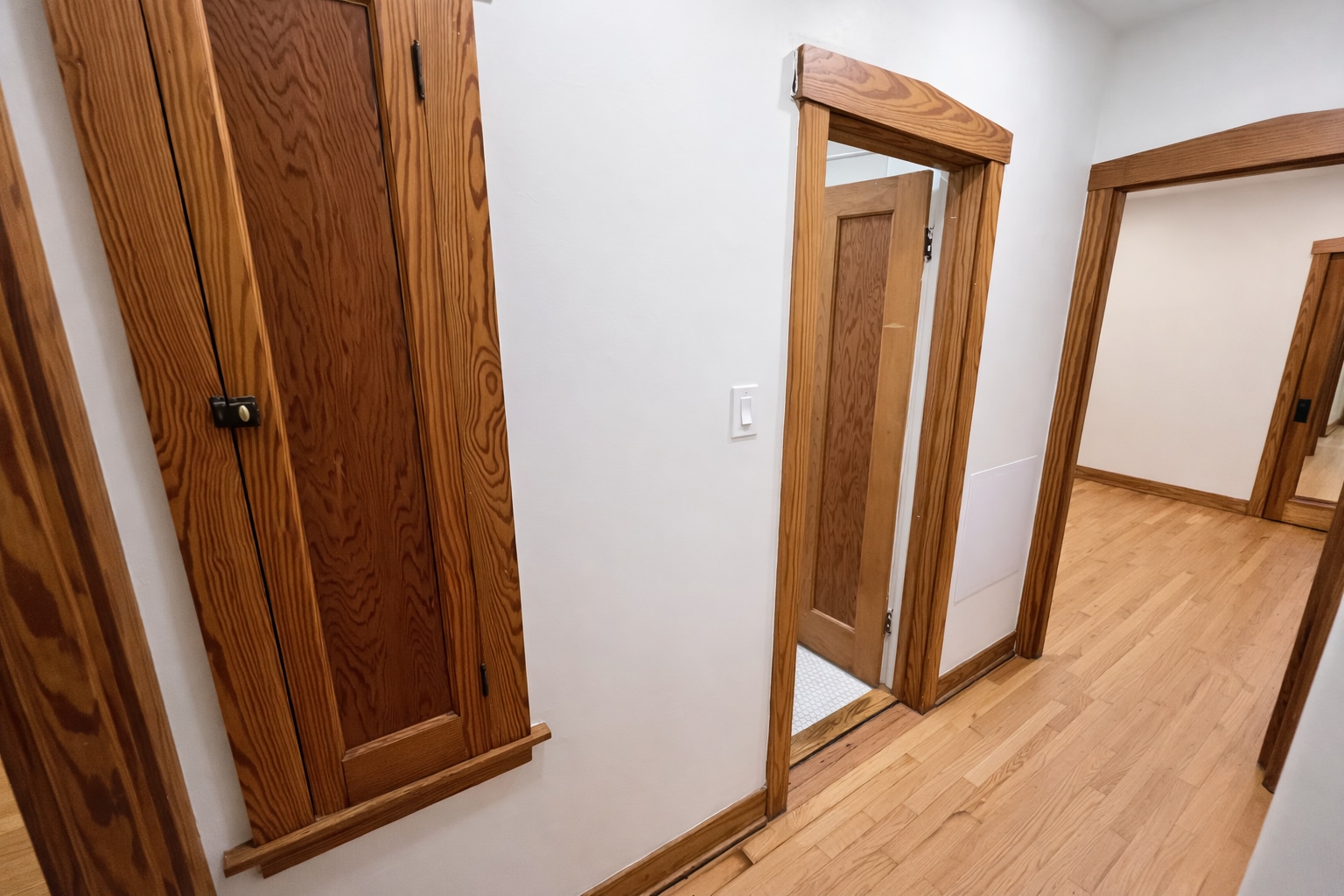 Building Photo - 5833 W Peterson Ave