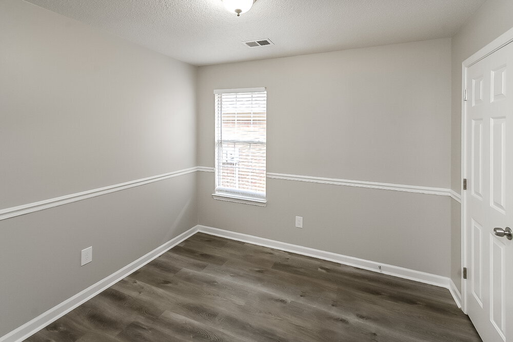 Building Photo - 8752 Cat Tail Dr