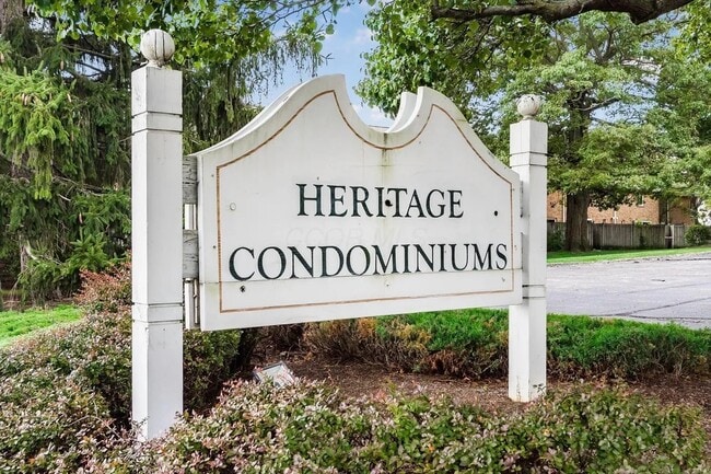 Building Photo - 105 E Ticonderoga Dr