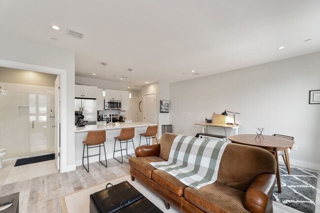 Building Photo - 1457 Tremont St