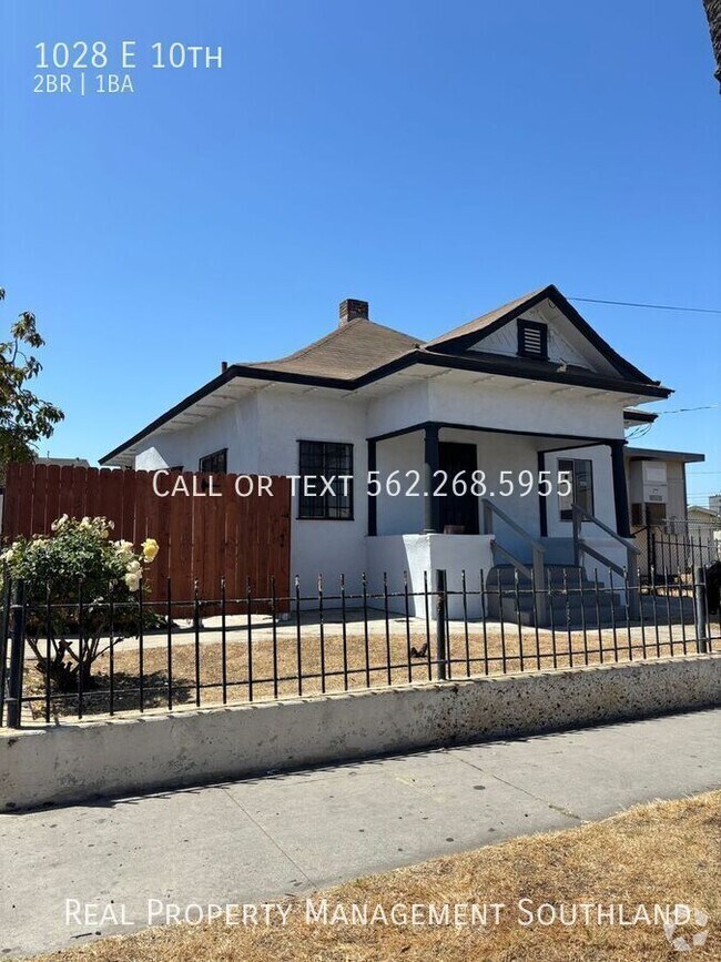 Building Photo - 1028 E 10th-