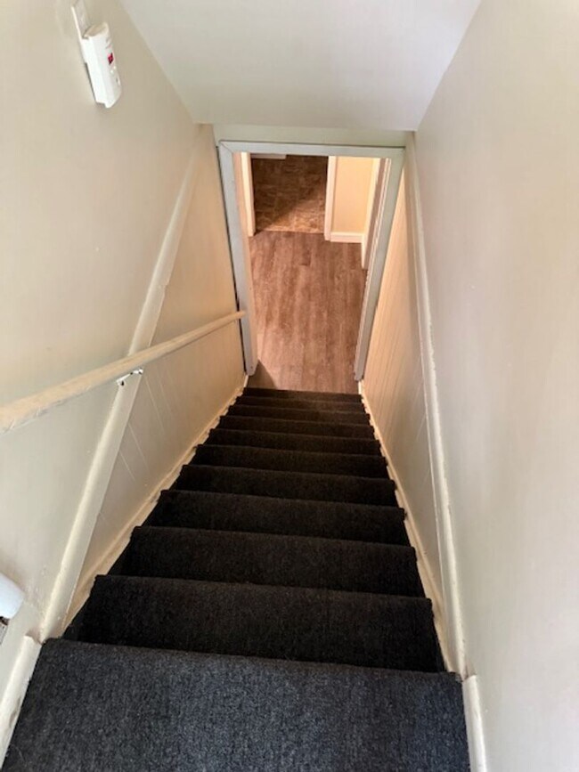 Building Photo - 1000 Woodlawn Ave