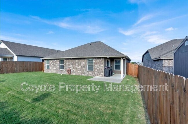 Building Photo - 11208 N 146th E Ave