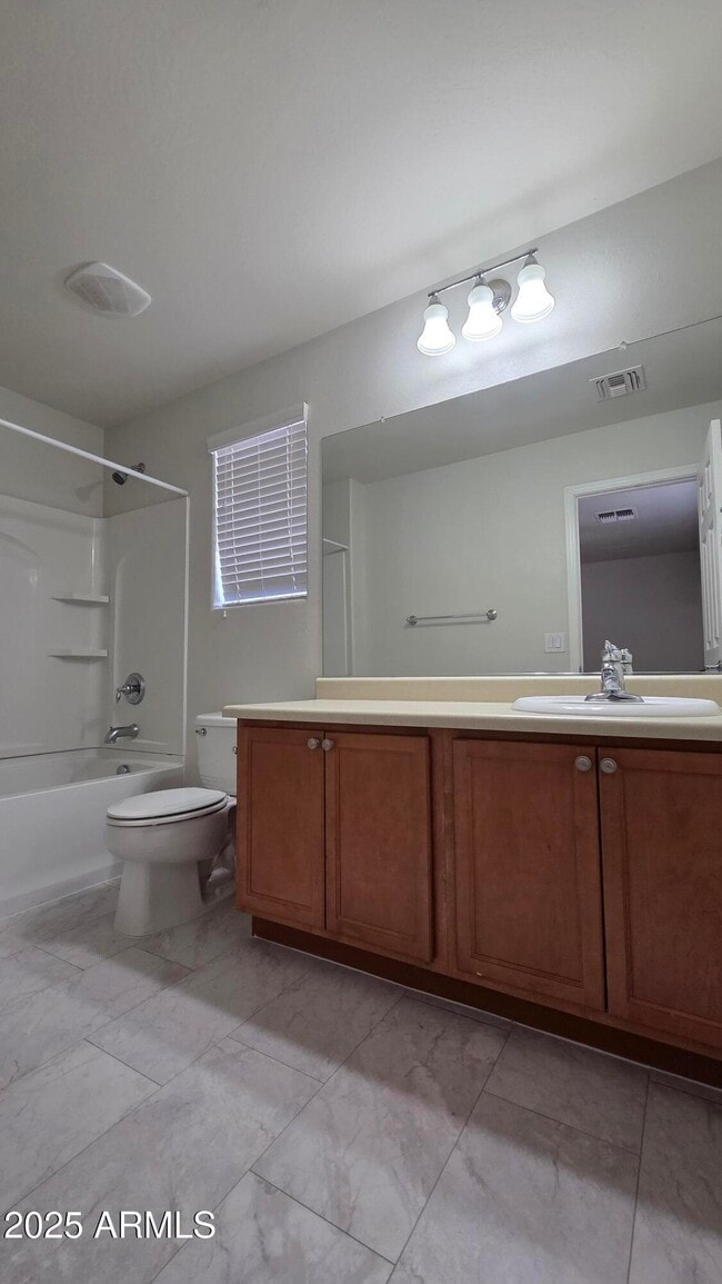 Building Photo - 2542 N Palo Verde Dr