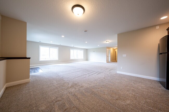 Building Photo - 9352 Wilderness Cove