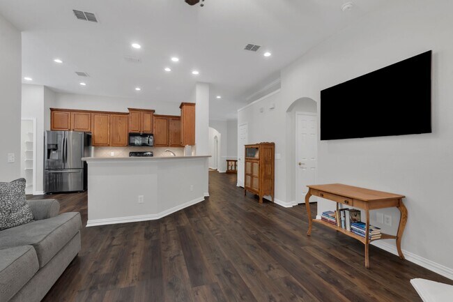 Building Photo - Herritage Ranch Gem