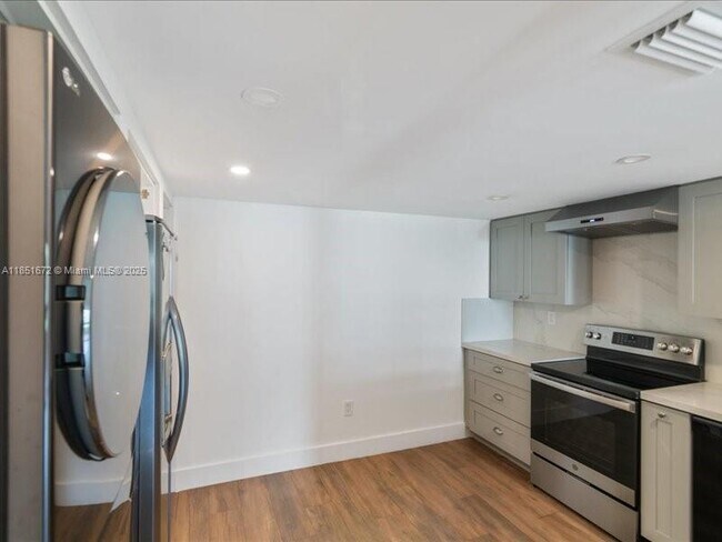 Building Photo - 9020 SW 125th Ave