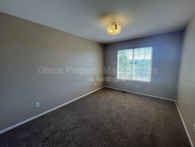 Building Photo - 5337 S Killarney St