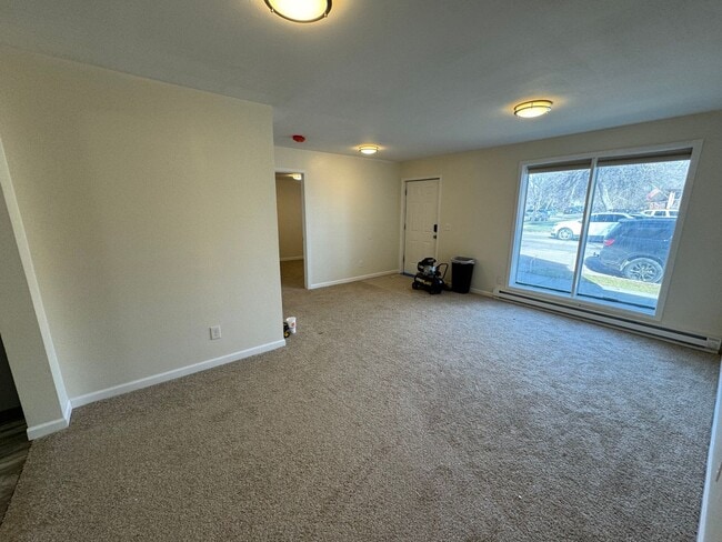 Building Photo - 826 3rd Ave S