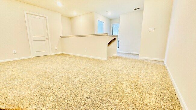 Building Photo - 690 Gabby Pt SW