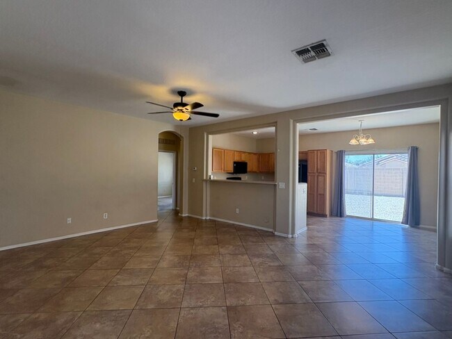 Building Photo - 3-Bedroom Surprise Home near ball park