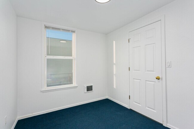 Building Photo - 5413 S Puget Sound Ave