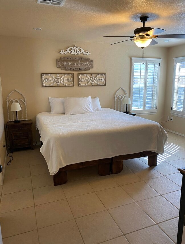 Building Photo - 14264 Hacienda Rock Dr