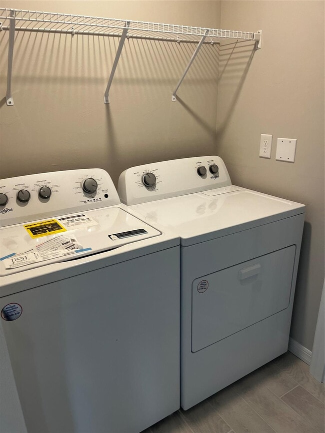 Building Photo - 4021 35th St SW