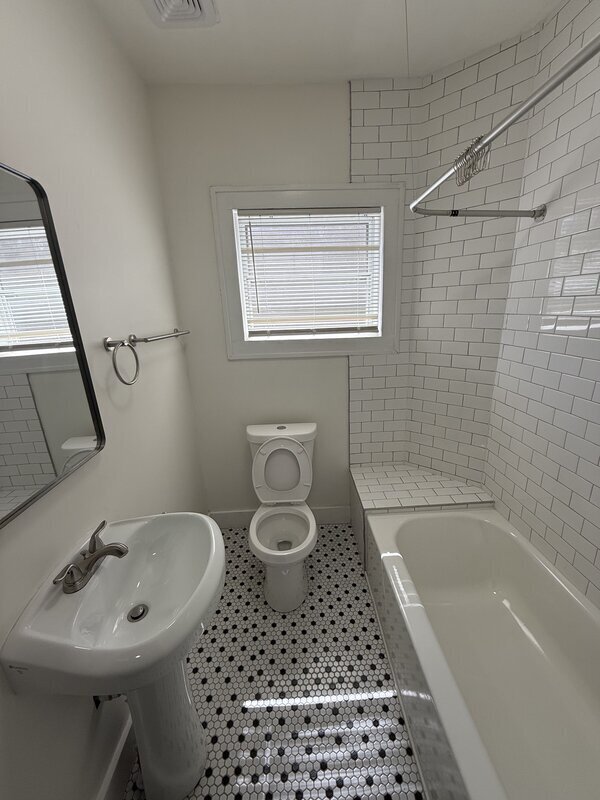 Building Photo - 187-189 E Whittier St