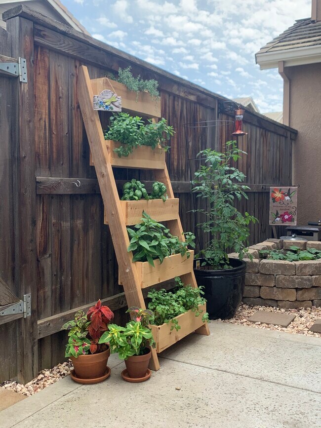 Building Photo - 67 E St