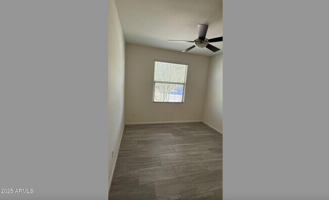 Building Photo - 5352 W Desert Hollow Dr